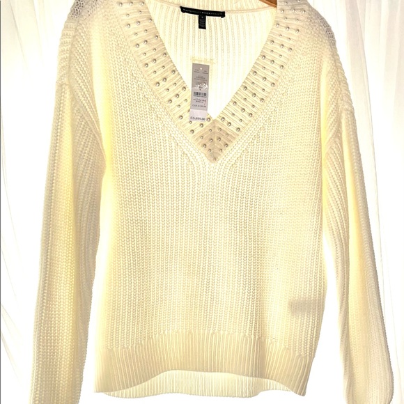 ❤️NWT.WHBM Cream V Neck Wool Sweater w. Pearls. SMALL. - Picture 9 of 12